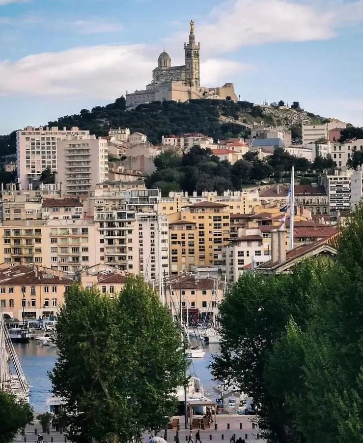 Massilia Calling Appartement Marseille Proche Metro Climatise Bien Decore דירה